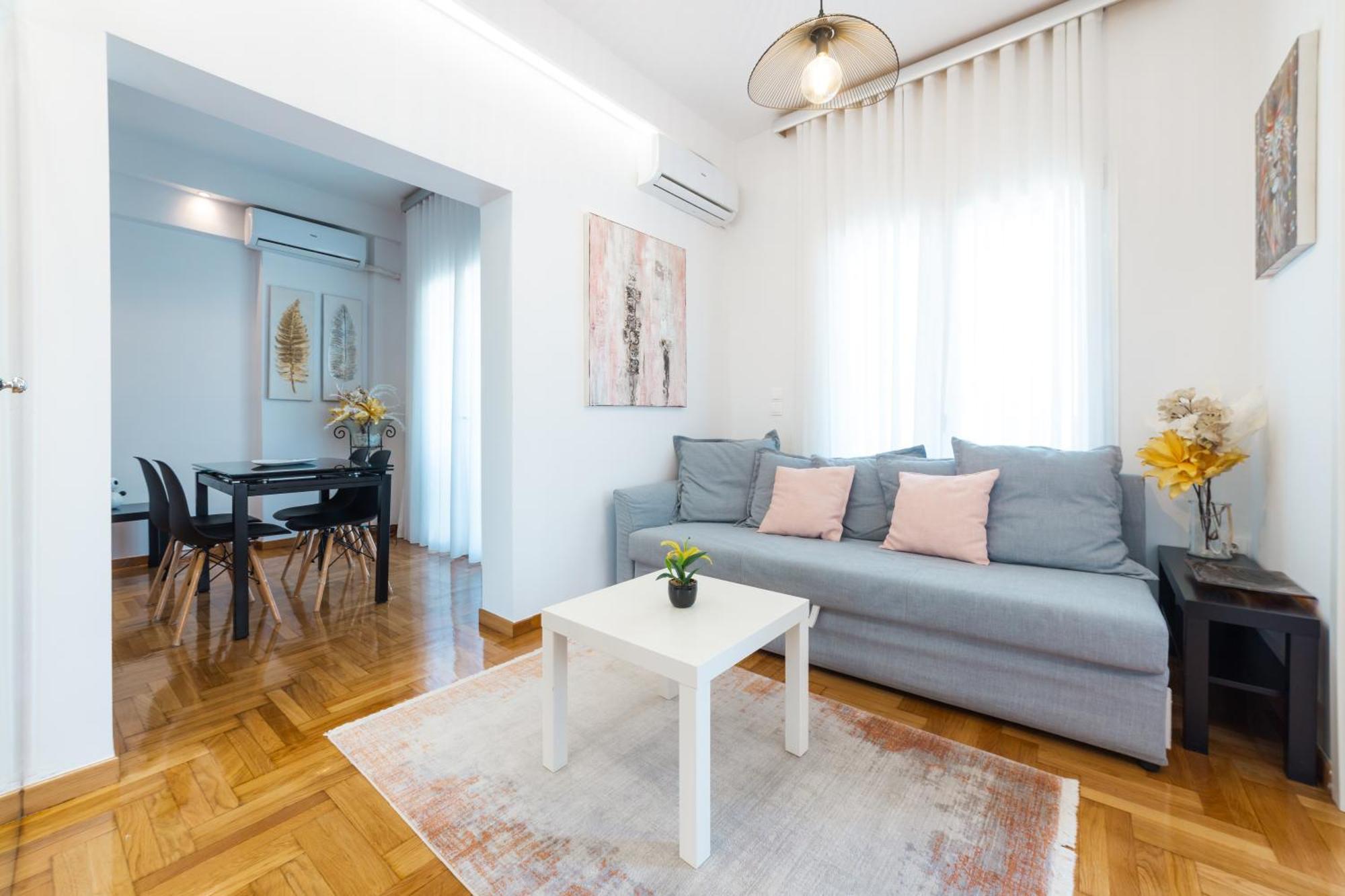 Apartment In Glyfada Center 아테네 외부 사진