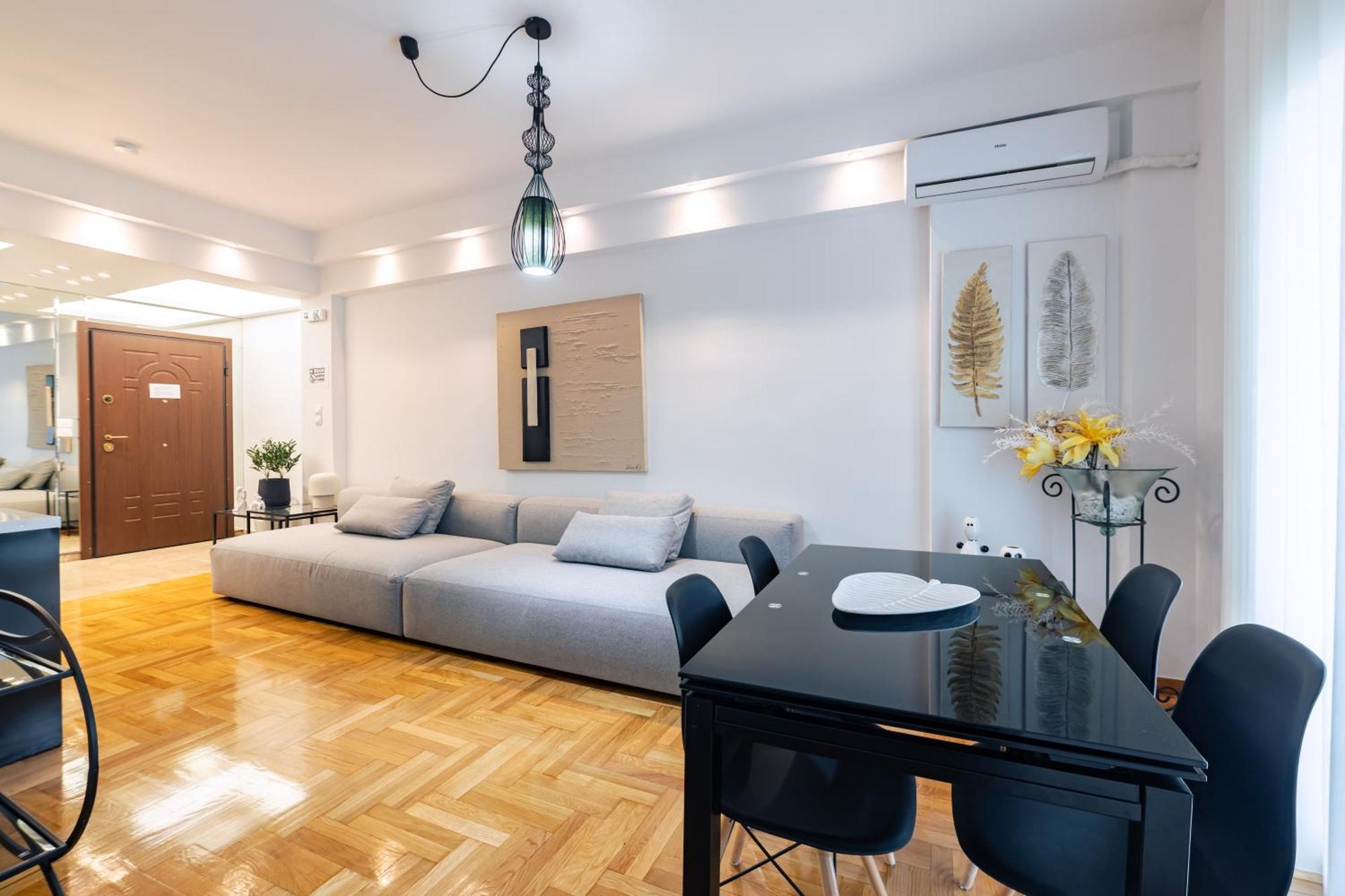 Apartment In Glyfada Center 아테네 외부 사진
